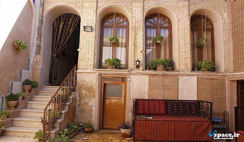 اقامتگاه سووشون در شیراز